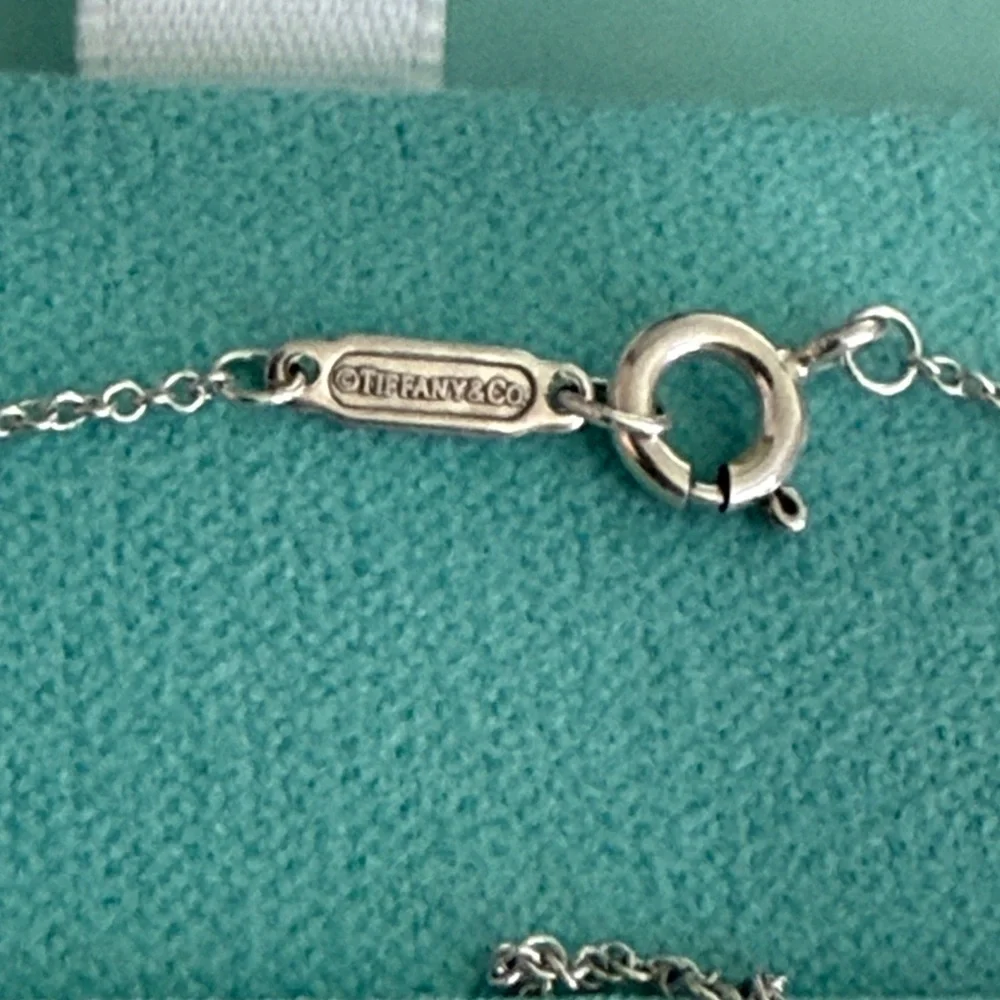 18” Tiffany & Co. Initial O Heart Tag Medium Pendant Necklace